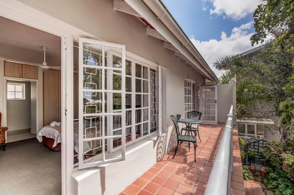 First Avenue Guesthouse Порт-Элизабет Экстерьер фото