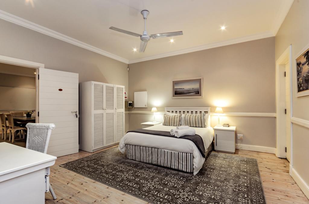 First Avenue Guesthouse Порт-Элизабет Экстерьер фото